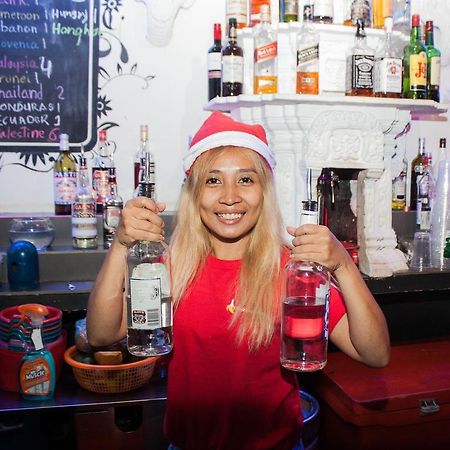 פנום פן Top Banana Guesthouse & Rooftop Bar מראה חיצוני תמונה