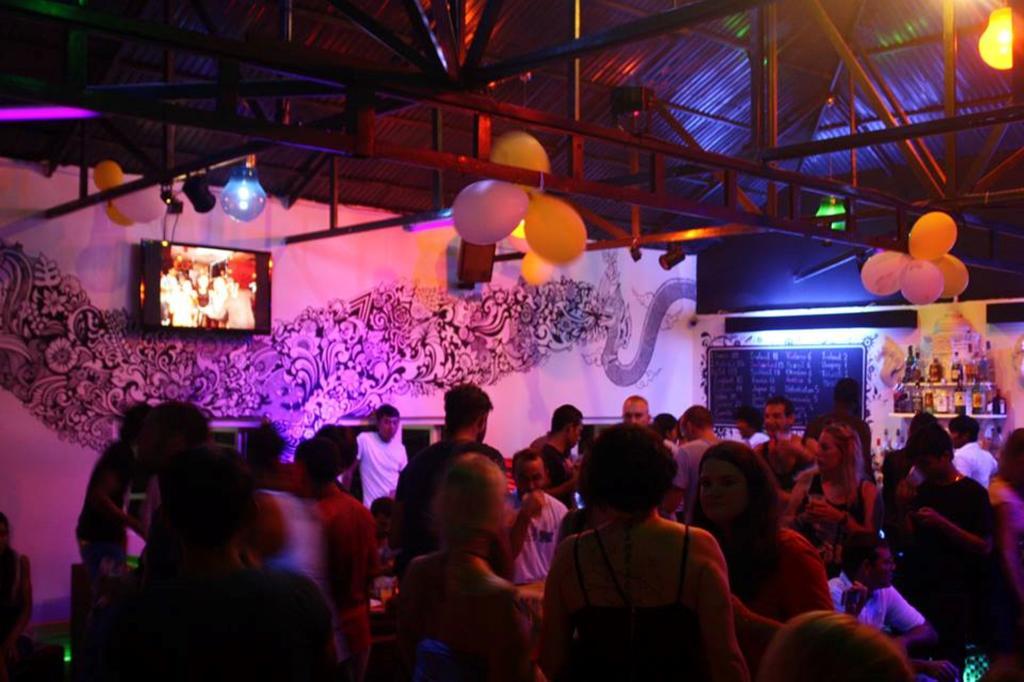 פנום פן Top Banana Guesthouse & Rooftop Bar מראה חיצוני תמונה