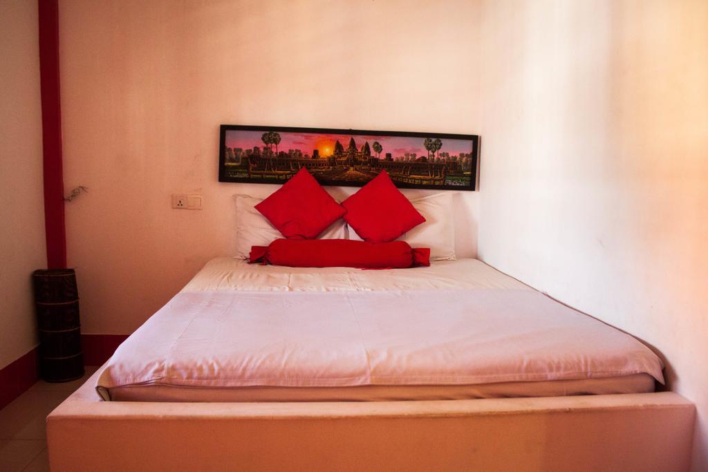 פנום פן Top Banana Guesthouse & Rooftop Bar מראה חיצוני תמונה