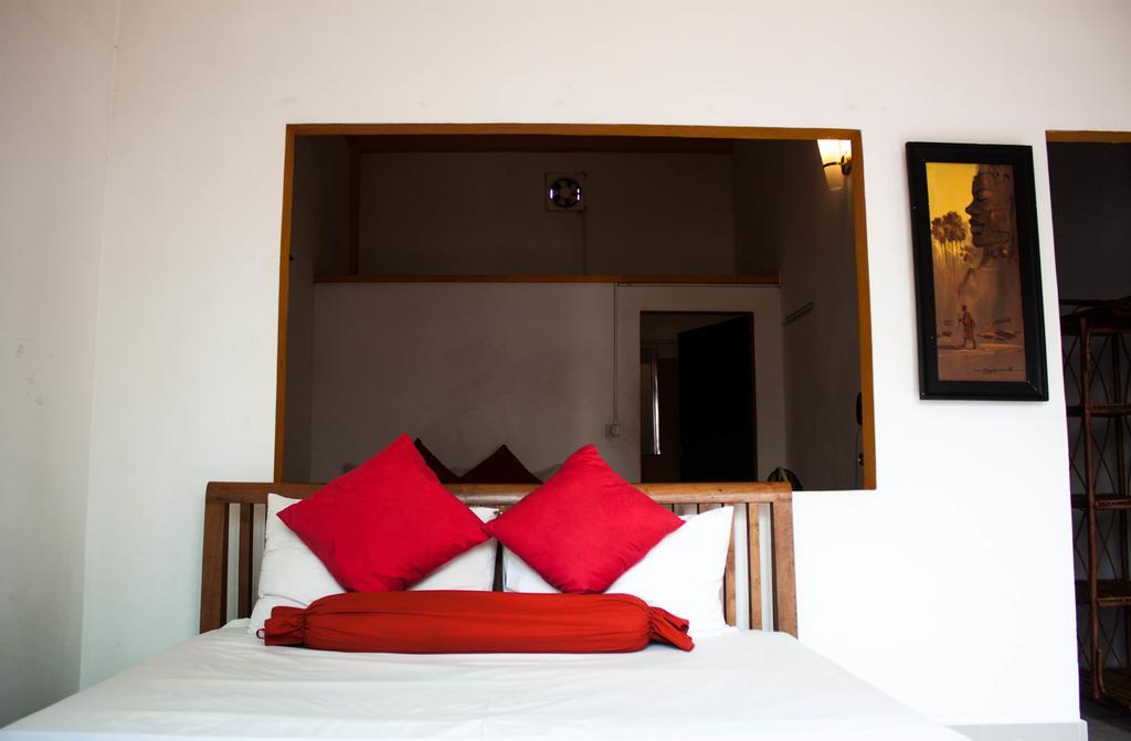פנום פן Top Banana Guesthouse & Rooftop Bar מראה חיצוני תמונה