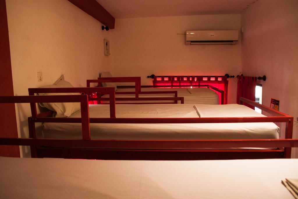 פנום פן Top Banana Guesthouse & Rooftop Bar מראה חיצוני תמונה