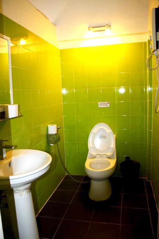 פנום פן Top Banana Guesthouse & Rooftop Bar מראה חיצוני תמונה